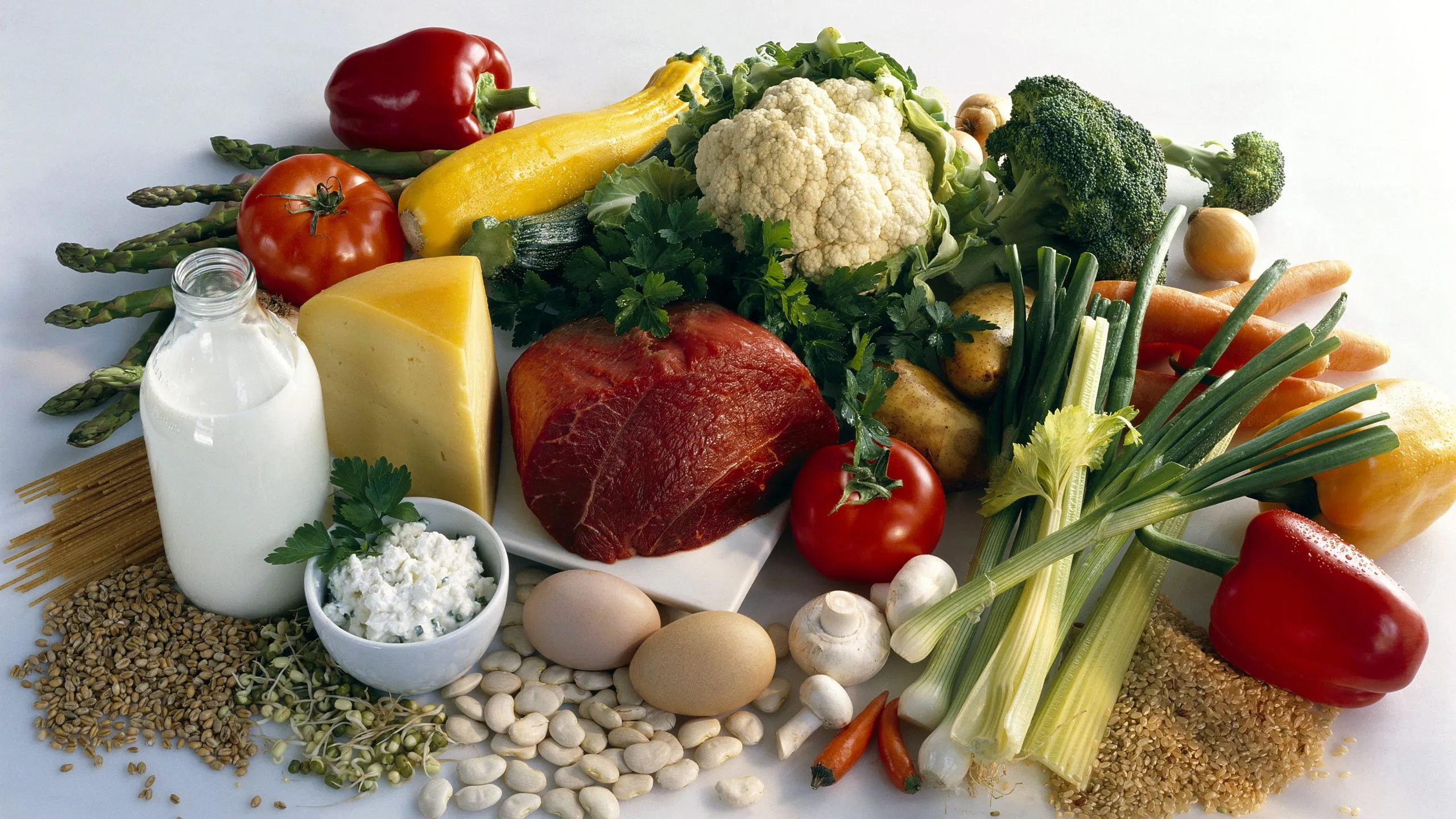 المادة المغذية هي مادة ضرورية للكائن الحي، للقيام بوظائفه الحيوية.